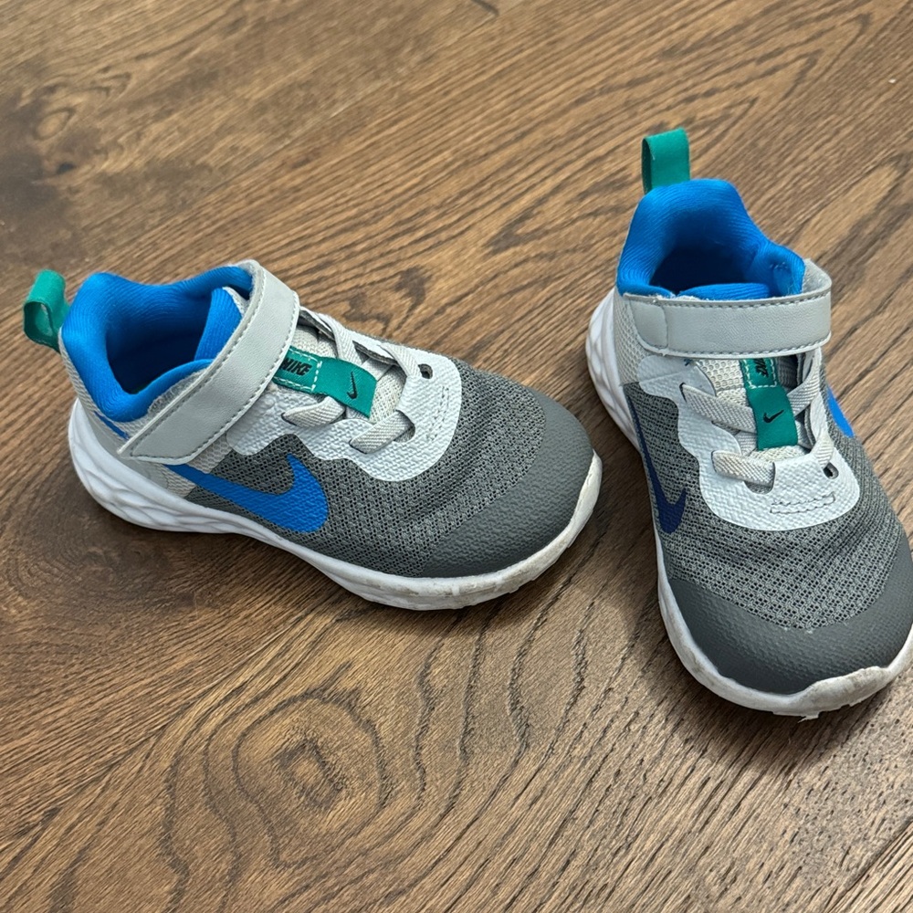 Nike toddler 7C Gray and Blue Sneakers